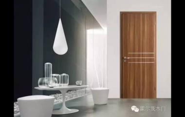 我只不过是一扇木门，却能给您......